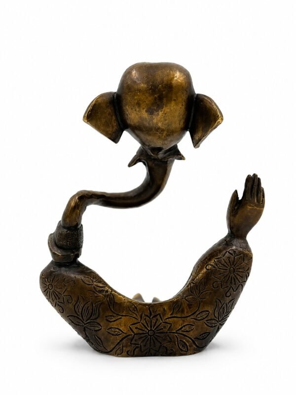 DIVINE CURVE GANESHA